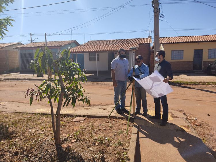 Prefeitura realiza mapa e memorial descritivo de área institucional no Teotônio Vilela