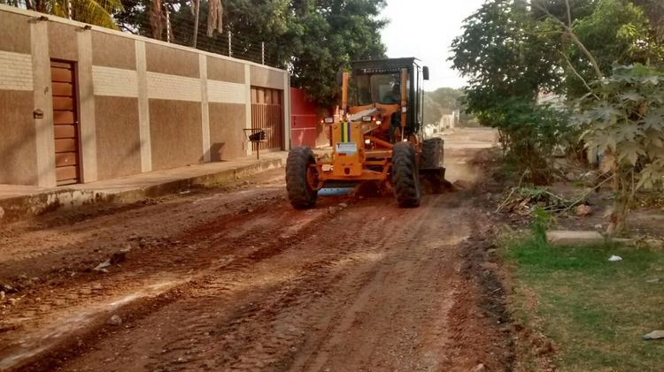 Prefeitura recupera ruas da Vila Parati