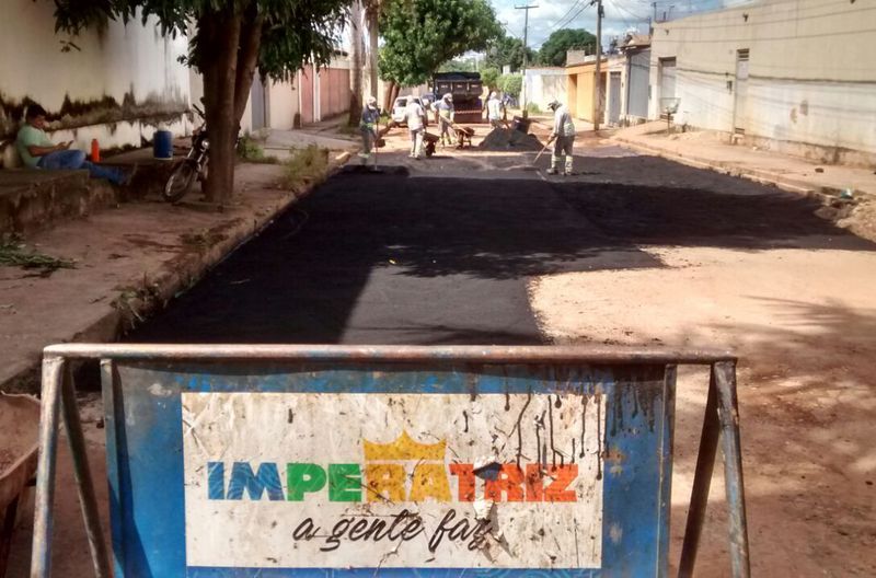 Avança tapa-buracos na Rua Tamandaré, Bairro Jardim São Luís