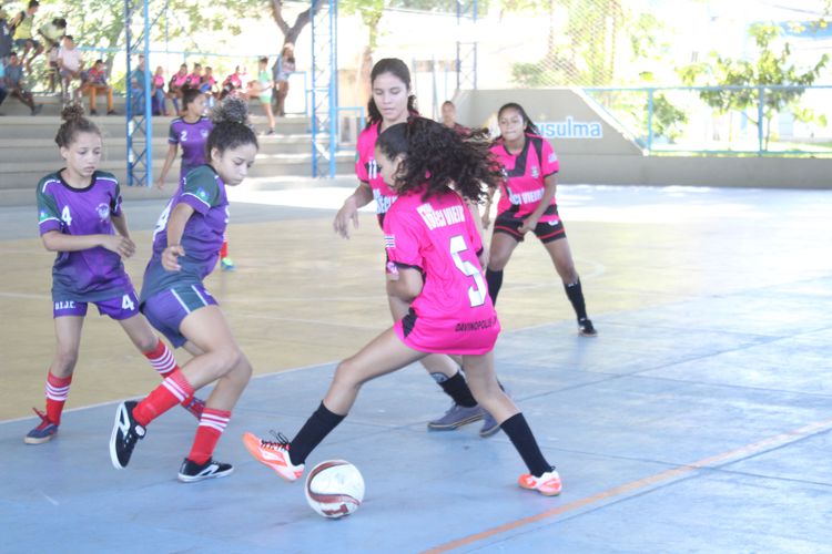 Futsal Feminino dá início as competições coletivas na seletiva do JEM's 2019