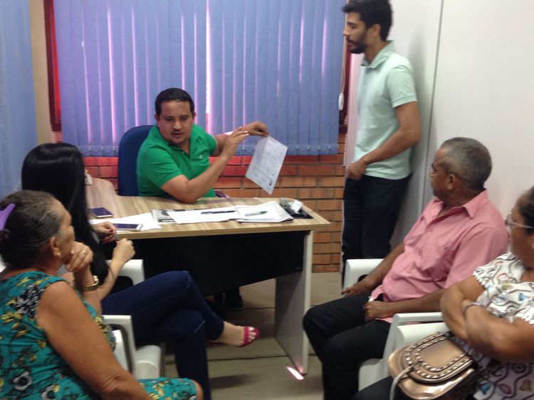 Prefeitura e ambulantes discutem padronização de serviços na Beira Rio