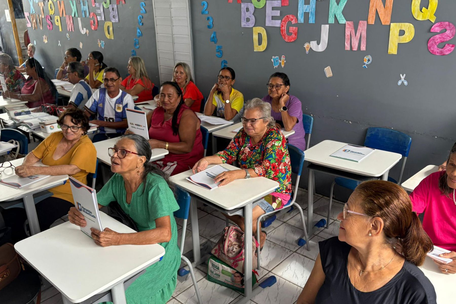 Casa do Idoso Feliz recebe Programa Maranhão Alfabetizado
