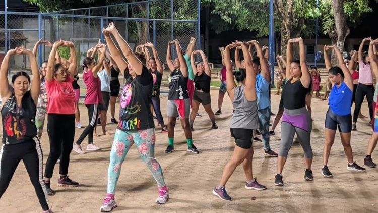 Academia da Saúde celebra Mês das Mães com aulões de dança e conscientização