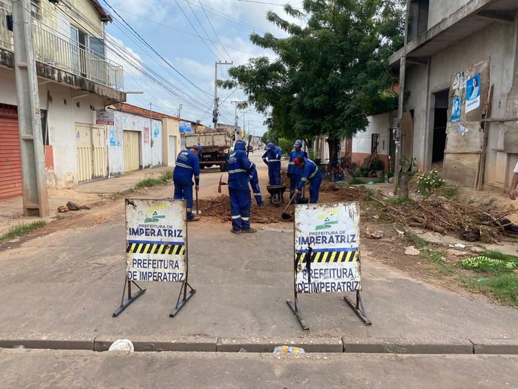 Obras de recuperação asfáltica e drenagens melhoram mobilidade urbana nos bairros