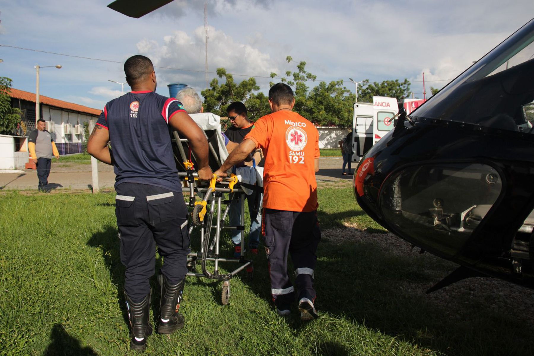 Equipe do Samu - Regional Imperatriz e CTA realizam transferência aérea de paciente