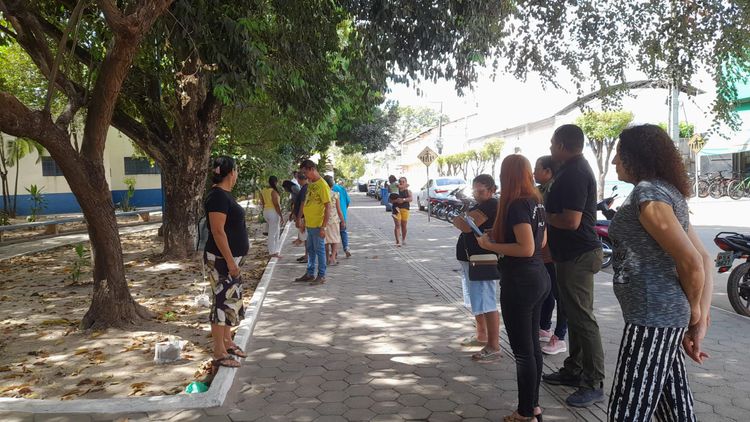 Seplu demarca espaços para remanejamento de vendedores da Praça de Fátima