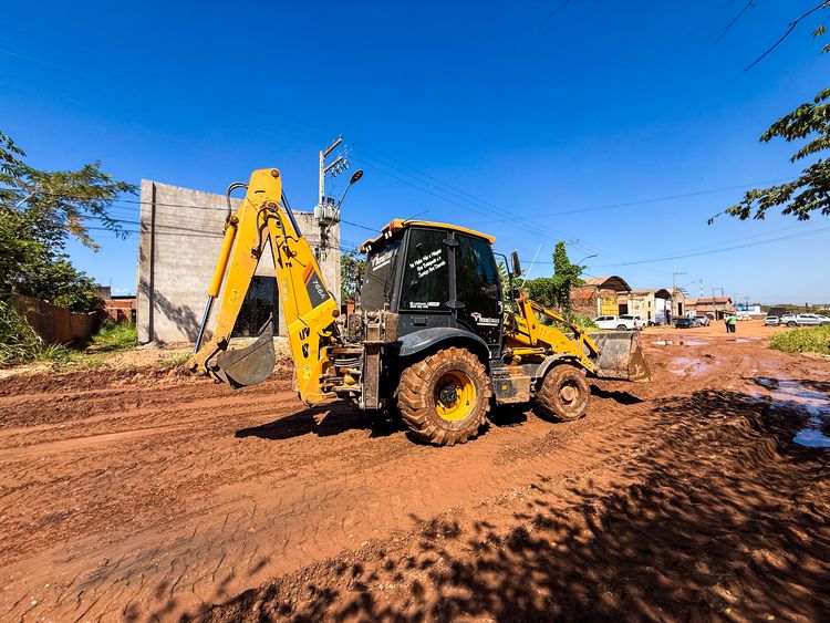 SINFRA inicia obras de drenagem profunda e pavimentação no Jardim Tropical