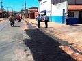Prefeito Assis Ramos e o secretário de Infraestrutura, Francisco Pinheiro, vistoriam tapa-buracos na Avenida Liberdade, Bairro Cafeteira