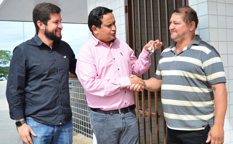 Comerciantes recebem chaves dos quiosques na Beira Rio