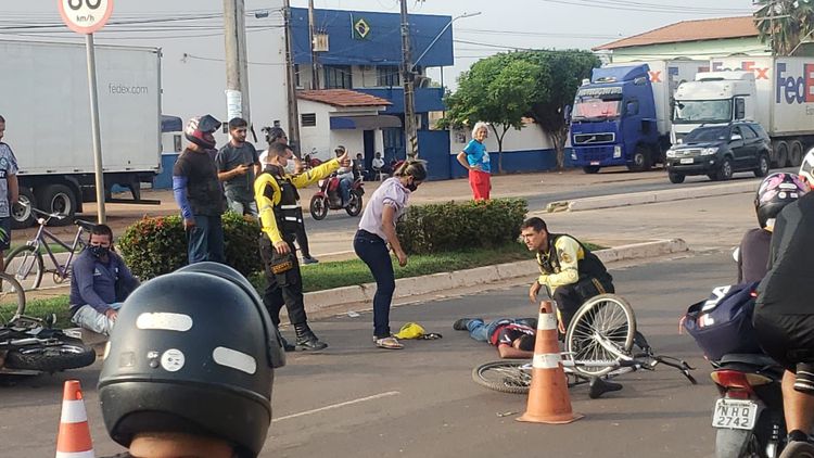 Agentes de Trânsito atendem sinistro com duas vítimas na Avenida Pedro Neiva de Santana