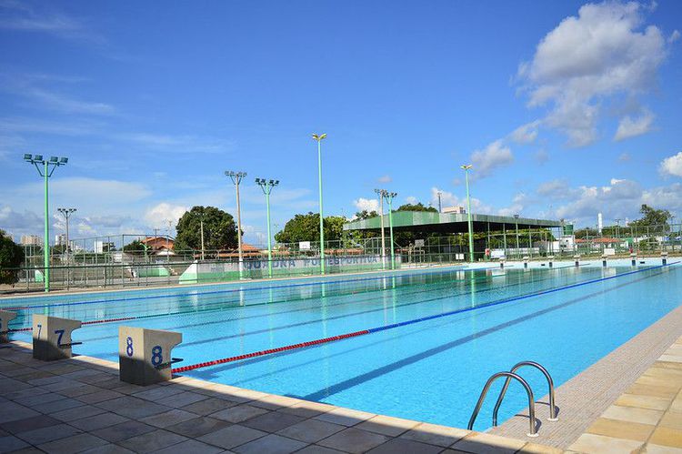 Prefeitura inicia projeto de natação aos alunos