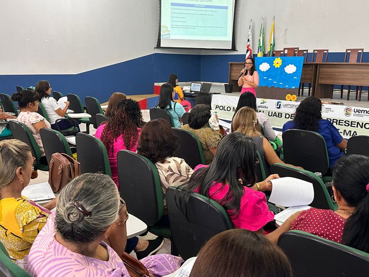 Educadores do município participam de Formação da Biblioteca Escolar