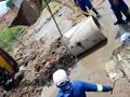 Equipe da Sinfra inicia a construção de drenagem profunda na Rua Campinas no Parque Alvorada I