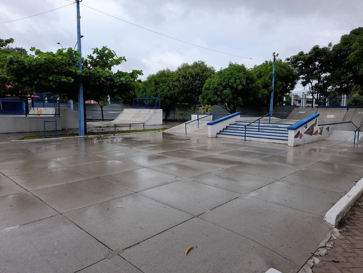 Prefeitura conclui manutenção da pista de skate da Praça Mané Garrincha