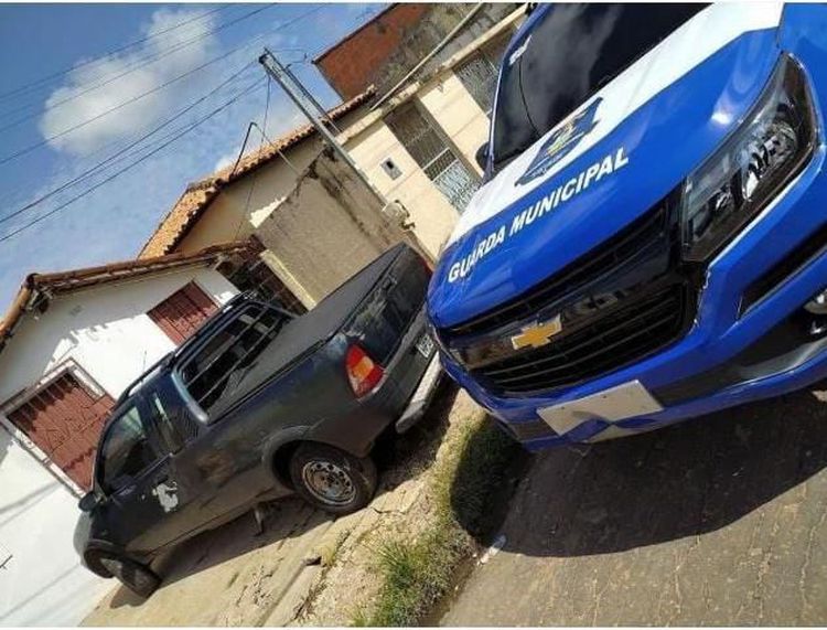 Guarda Municipal recupera carro com restrição de furto