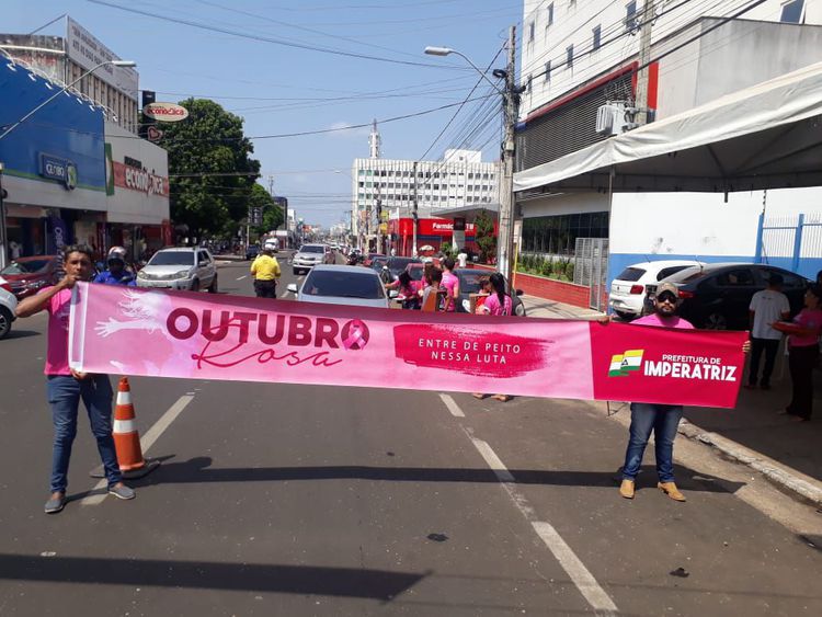 Blitz na Avenida Getúlio Vargas reforça "Outubro Rosa"