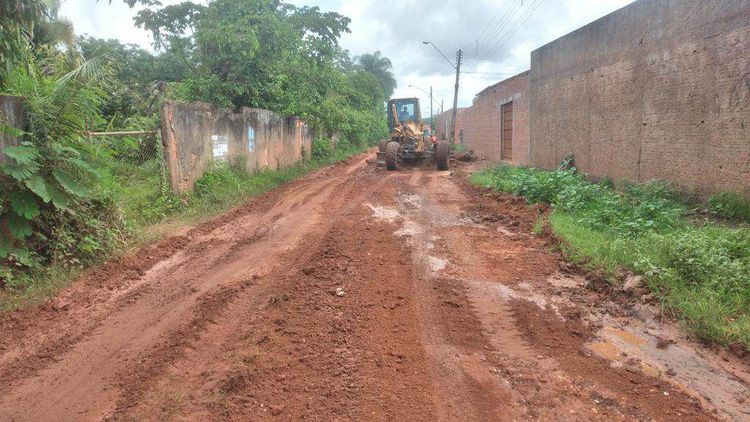 Terraplenagem melhora acesso entre Parque Alvorada II e Vila Independente