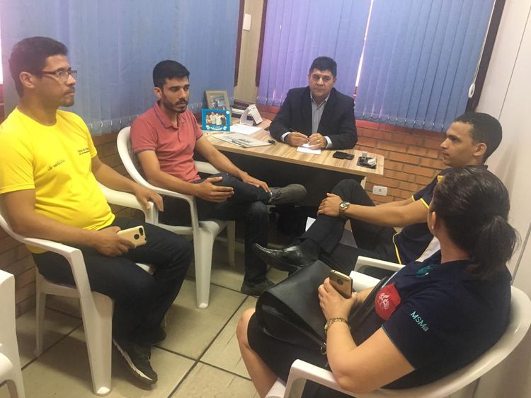 Prefeitura discute adequação de espaço que abrigará ambulantes do Calçadão
