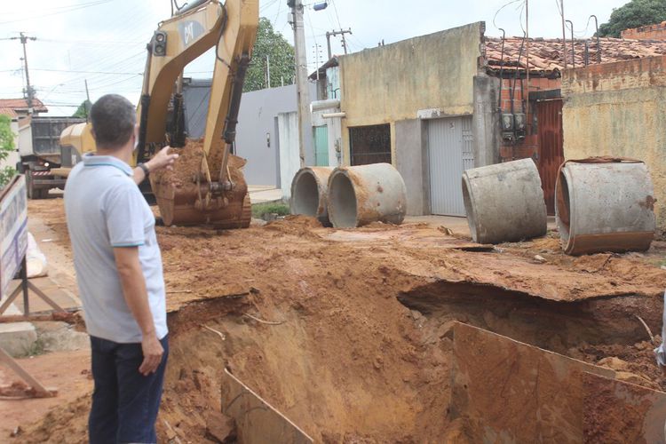 Vistoriadas obras de drenagens nos bairros Vilinha e Ipiranga