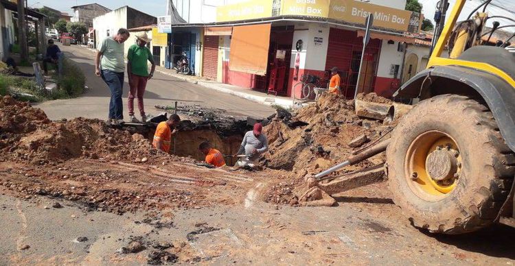 Prefeitura recupera drenagem profunda na Rua João Paulo II