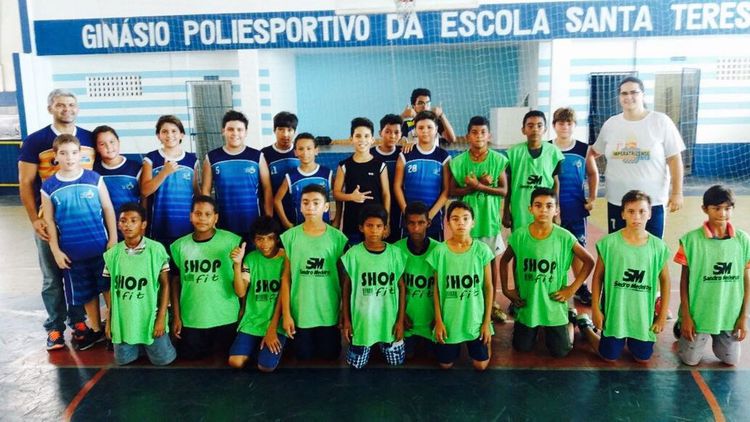 Escola Municipal Moreira Neto participa de intercâmbio de basquete