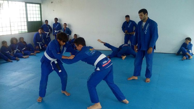 "Jiu-Jitsu nas Escolas" comemora quatro meses de atividades