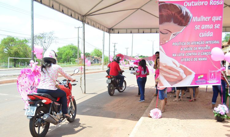 Blitz alerta sobre prevenção ao câncer de mama no Camaçari