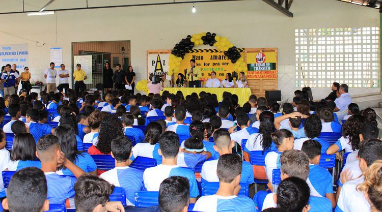 Campanha "Maio Amarelo" é lançada na Escola Madalena de Canossa