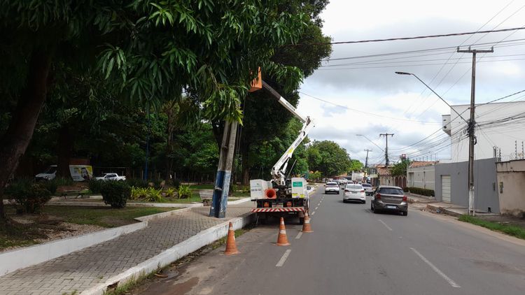 Iluminação pública intensifica manutenções em ruas e avenidas dos bairros de Imperatriz