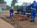 Equipe em serviço na Avenida das Constelações