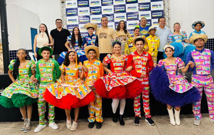Sete escolas municipais recebem 350 figurinos para o Arraiá da Prefs 2026