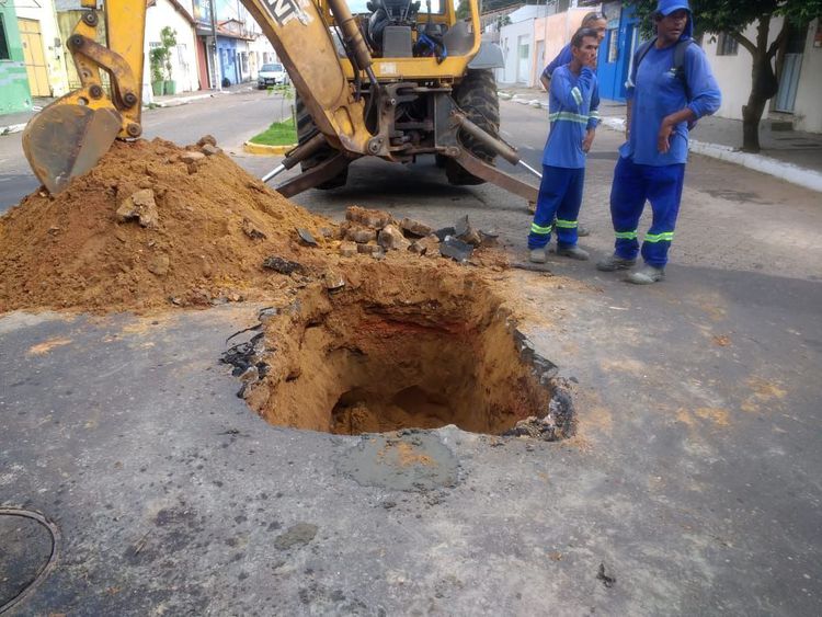 Prefeitura realiza manutenção nas redes de  drenagens do Mercadinho e Vila Ipiranga
