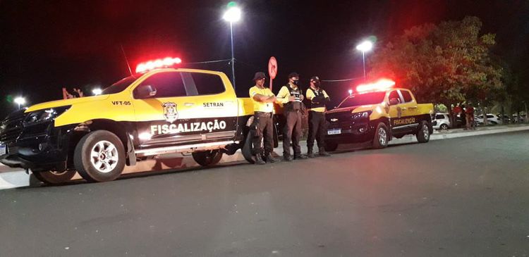 Agentes de trânsito reforçam ações de fluidez de veículos na Beira Rio