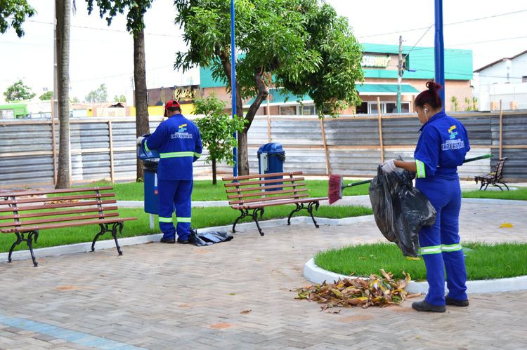 Prefeitura intensifica limpeza de praças da cidade