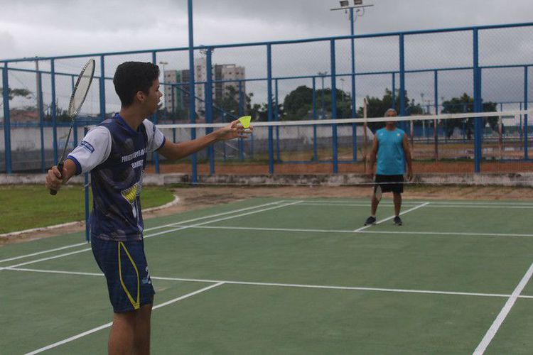 Jogo Raquetes de Tênis e Badminton com Rede e Bolinha Infantil 22