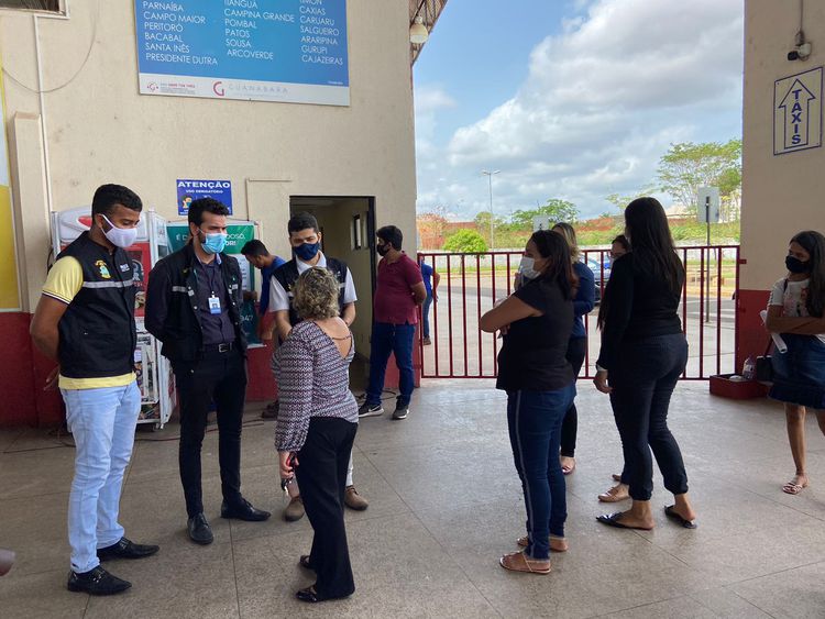 Procon Municipal realiza ação no terminal rodoviário de Imperatriz