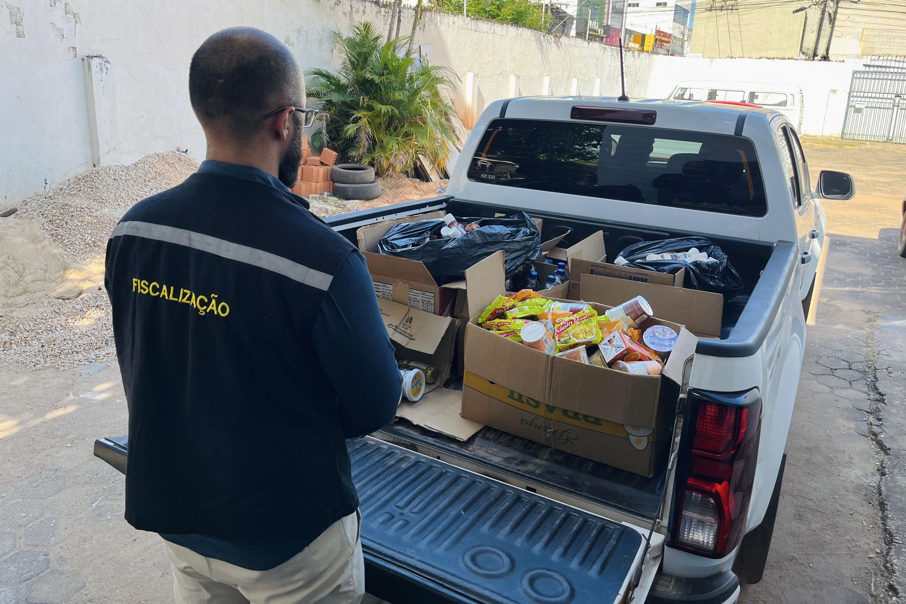 PROCON apreende 610 quilos de produtos vencidos em estabelecimentos de Imperatriz