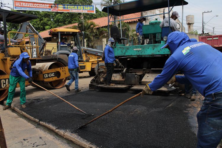 Iniciado o recapeamento da Rua Petrônio Portela