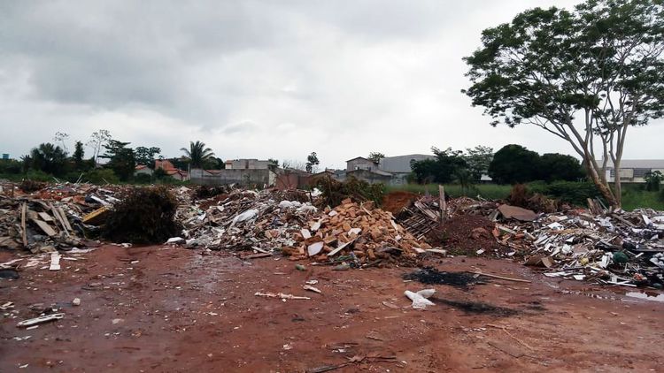 Prefeitura realiza força-tarefa para acabar com lixão irregular
