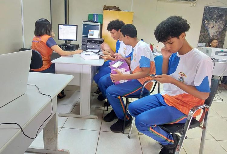 Alunos da Escola Municipal Tiradentes II desenvolvem aplicativo para acompanhar o clima e o nível do Rio Tocantins