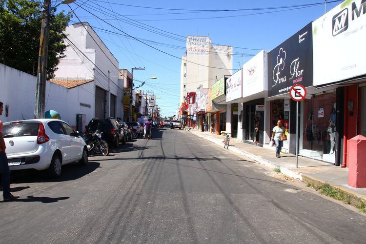 Prefeitura disciplinará estacionamento na Rua Sousa Lima