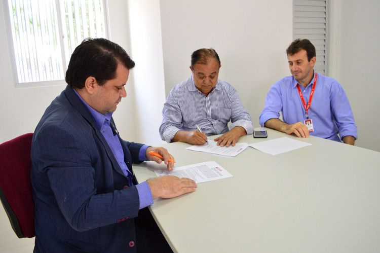 Prefeitura e Senai firmam convênio para oferecer capacitação profissional