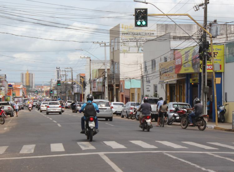 “Onda Verde” começa a funcionar na Avenida Bernardo Sayão