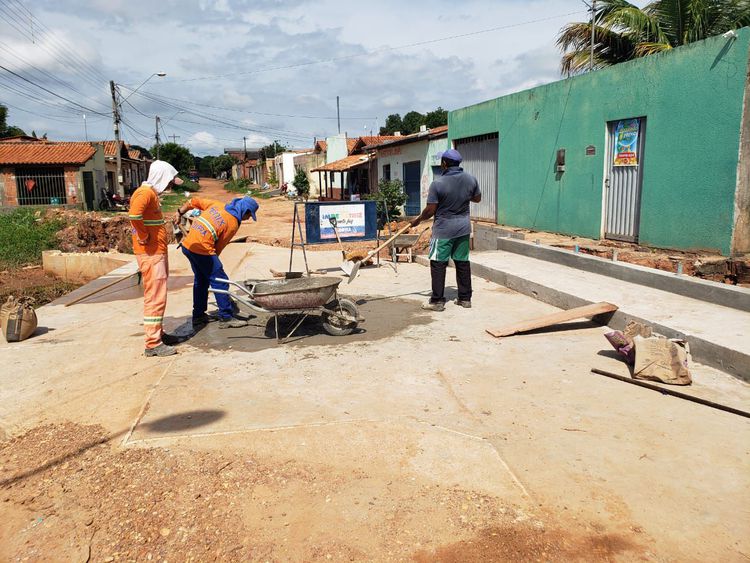 Prefeitura conclui cabeceiras da ponte de concreto da Rua 5 na Vila Ipiranga