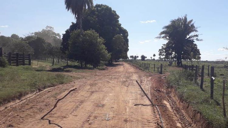Prefeitura realiza melhoria na estrada de acesso ao povoado Viraçãozinha