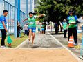 Anna Sophia Viana de Araújo, aluna do 7º ano da Escola Municipal de Educação Bilíngue para Surdos Prof. Telasco Pereira Filho, representará o município na etapa regional do Meeting Paralímpico na prova de salto em distância.