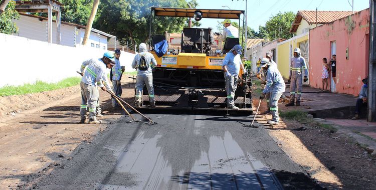 Ruas Projetada A, Glauber Rocha e José Queiroz recebem asfalto