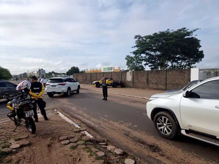 Agentes de trânsito reforçam segurança viária na travessia urbana de Imperatriz