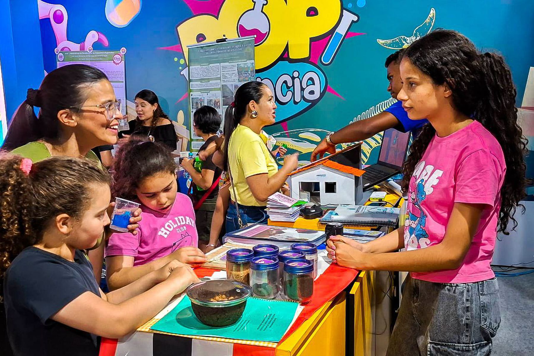Projeto sustentável com caroço de açaí leva Escola Municipal Afonso Pena à 22ª Semana Nacional de Ciência e Tecnologia