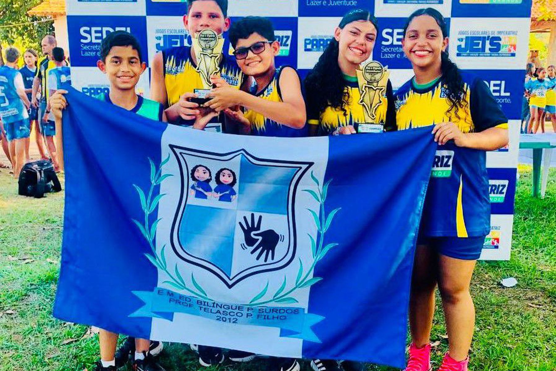 Escola Bilíngue é campeã geral do Atletismo Adaptado na Seletiva Regional dos PARAJEMS 2026